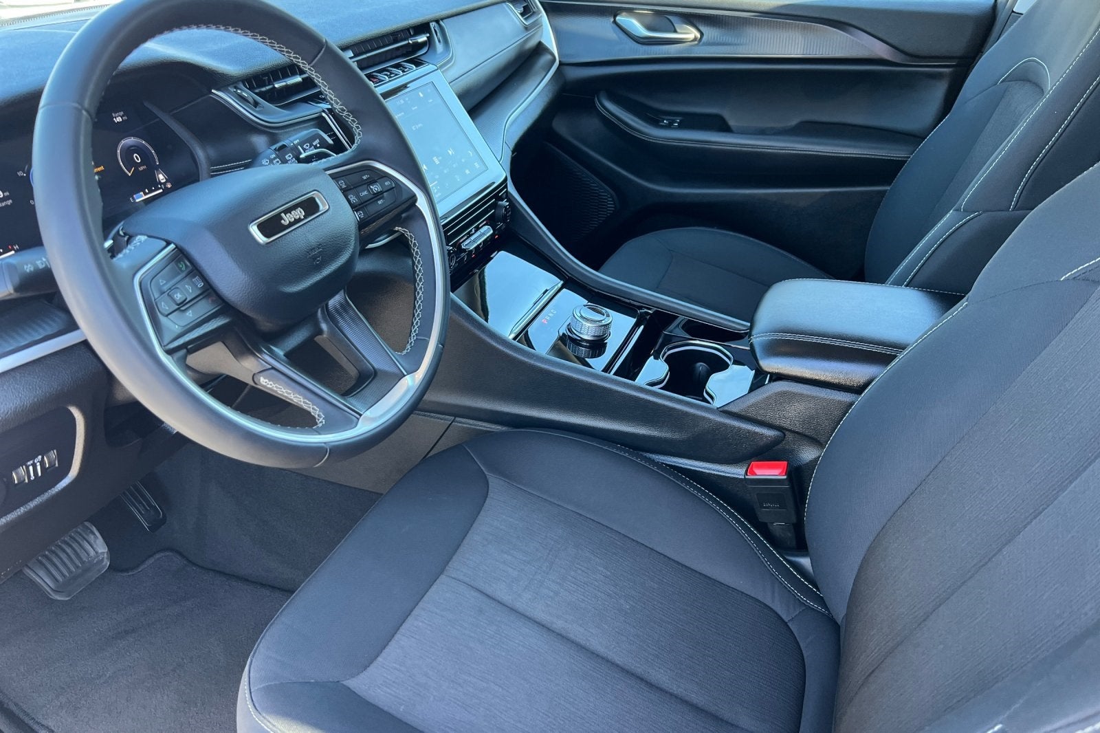 2023 Jeep Grand Cherokee L Laredo