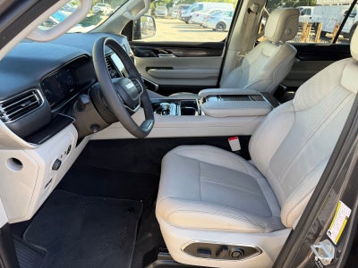 2024 Jeep Wagoneer Base