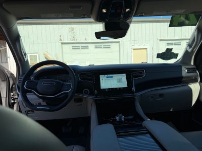 2024 Jeep Wagoneer Base