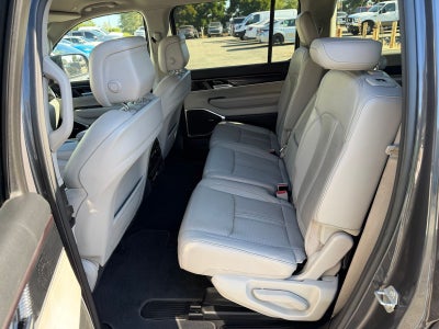 2024 Jeep Wagoneer Base