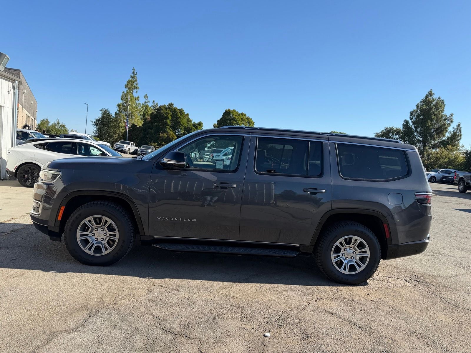 2024 Jeep Wagoneer Base