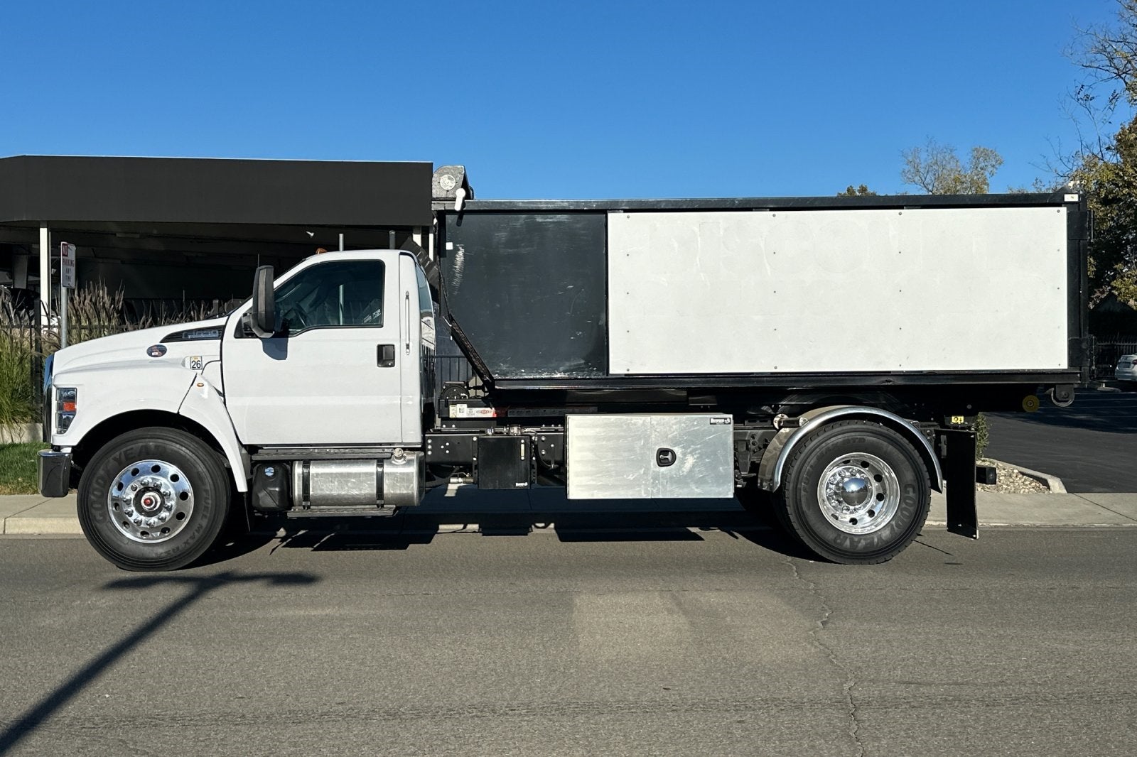 2023 Ford F-650SD Base