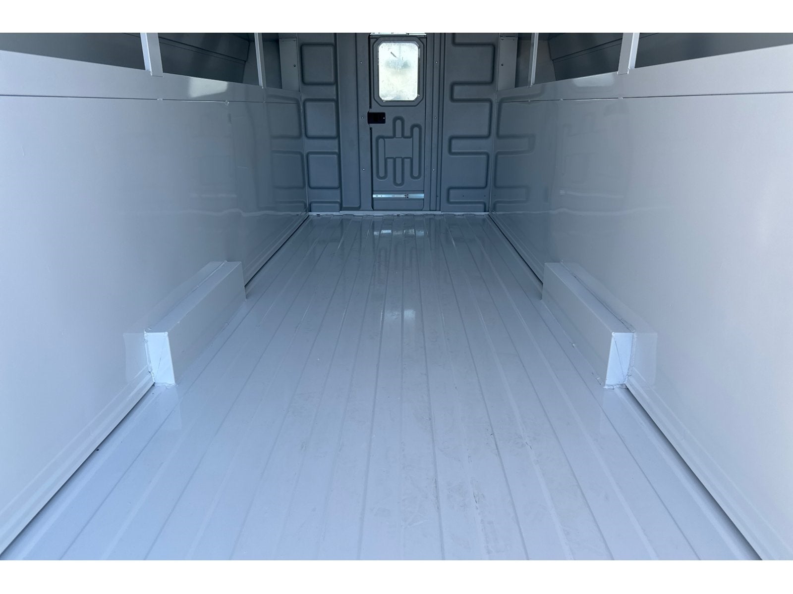 2025 Ford E-350SD Base Cutaway