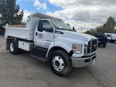 2022 Ford F-750SD Base
