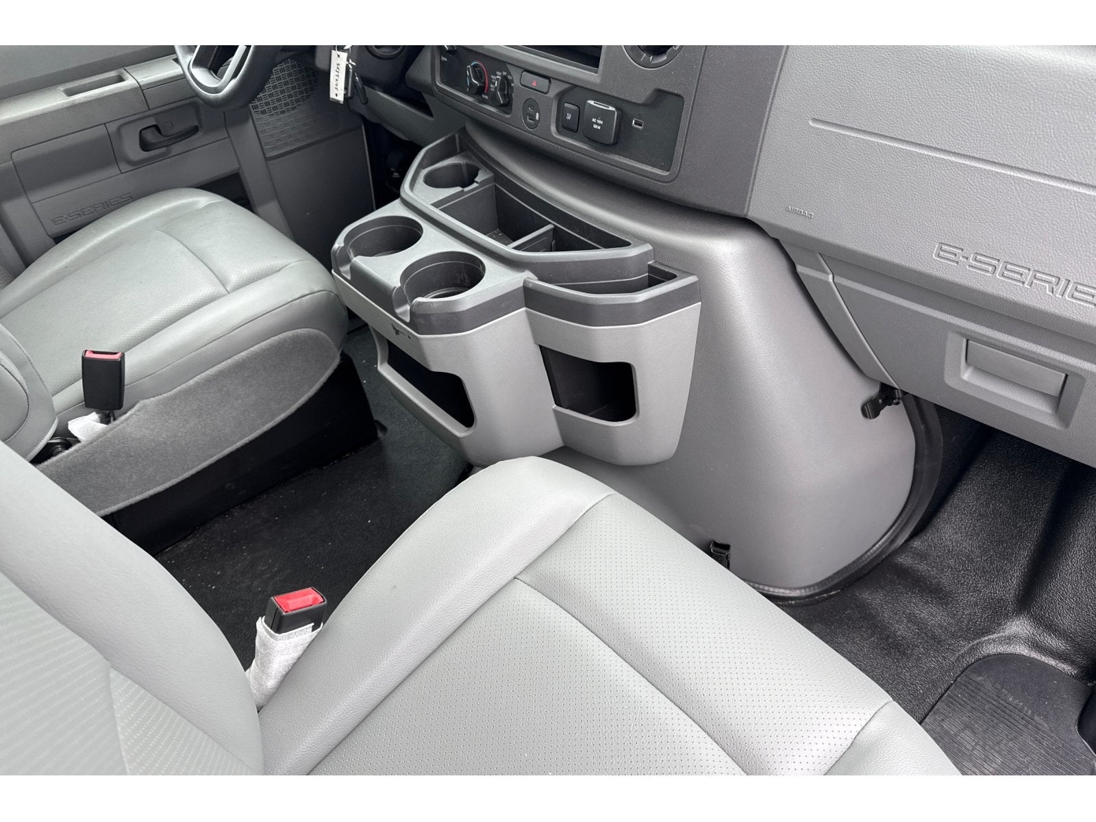 2024 Ford E-450SD Base DRW