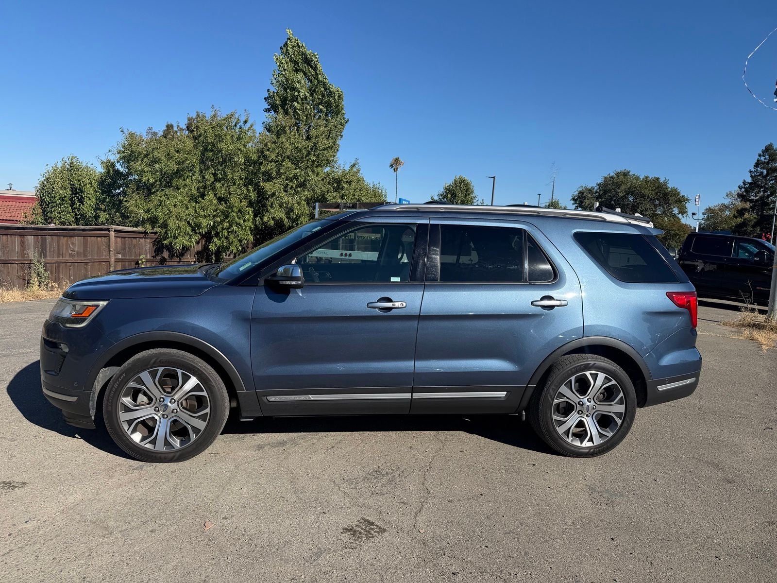 Used 2019 Ford Explorer Platinum with VIN 1FM5K8HT2KGA90657 for sale in Dixon, CA