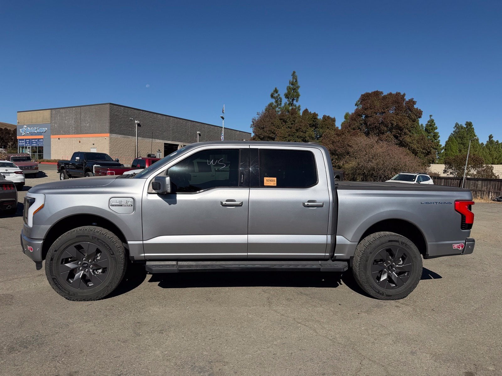 2023 Ford F-150 Lightning Lariat