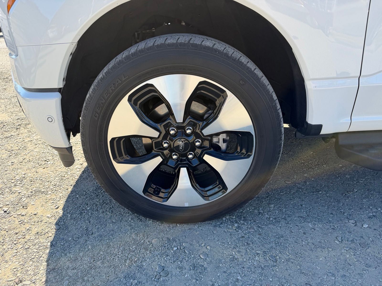 2023 Ford F-150 Lightning Platinum