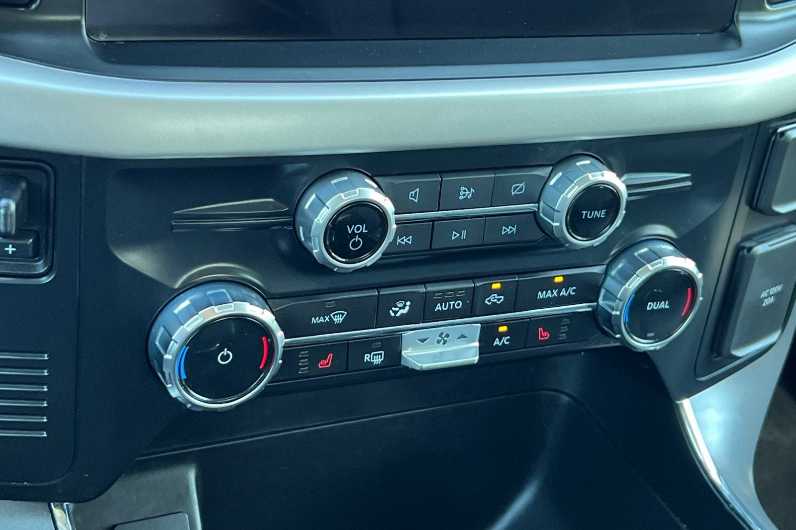 2023 Ford F-150 Lightning XLT