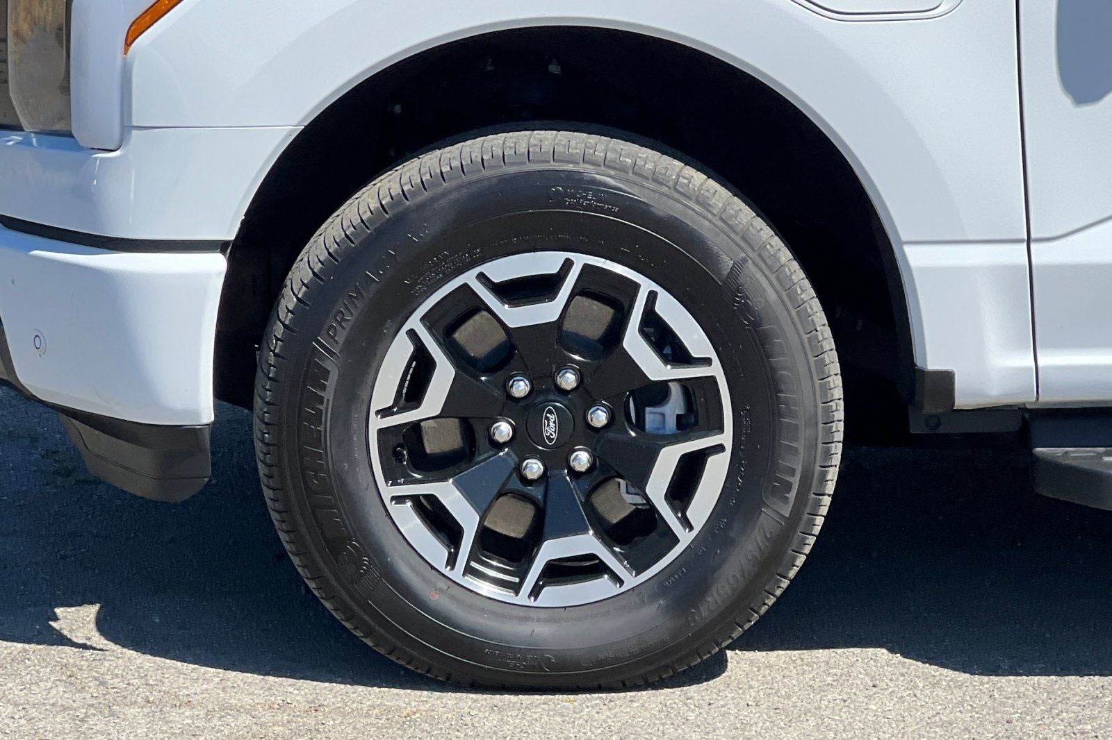 2023 Ford F-150 Lightning XLT