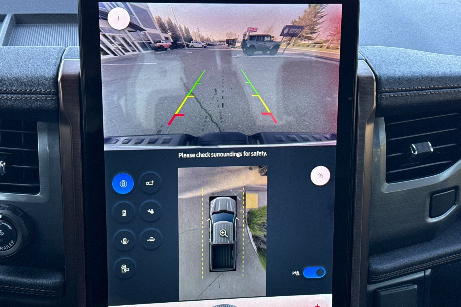 2023 Ford F-150 Lightning Lariat