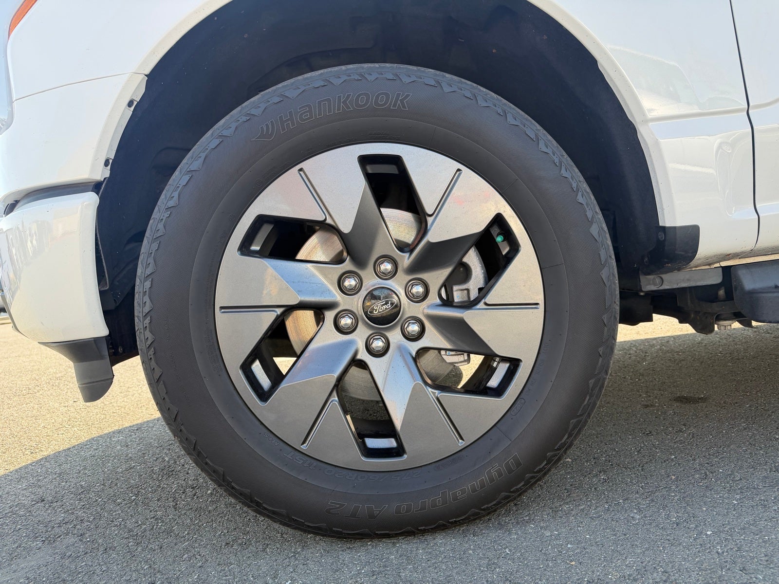 2023 Ford F-150 Lightning Lariat