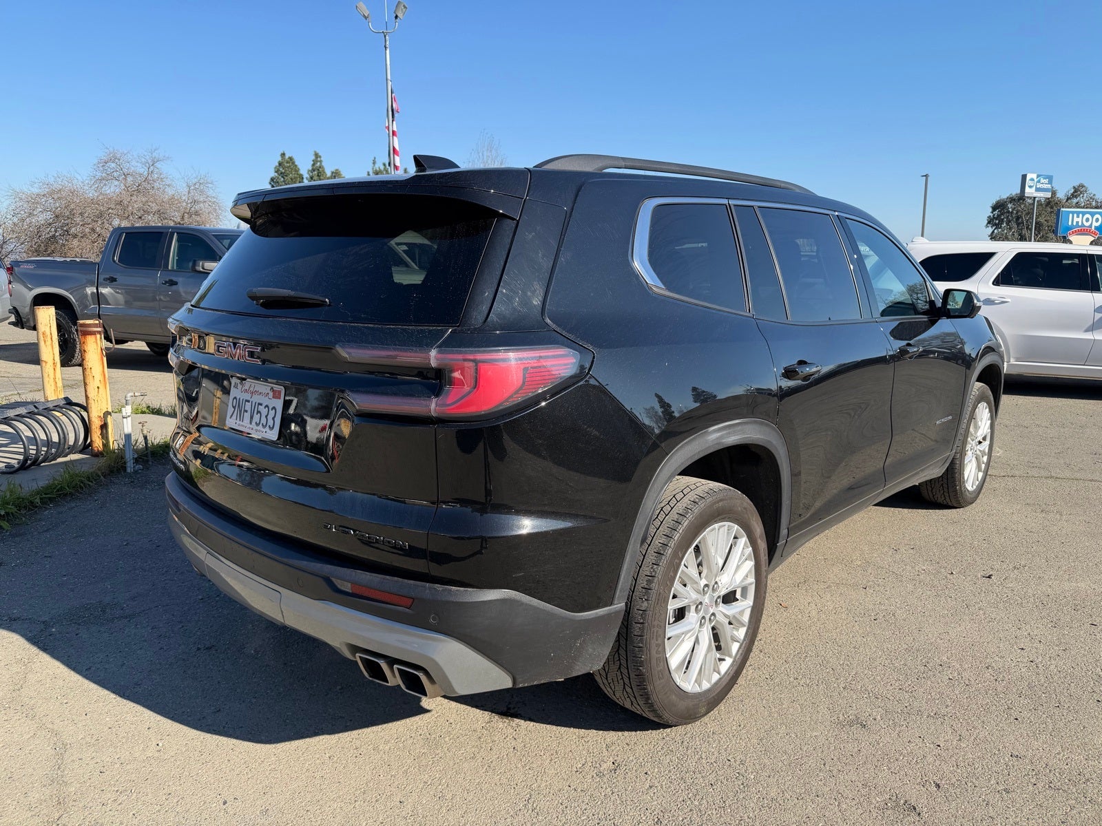 2024 GMC Acadia Elevation