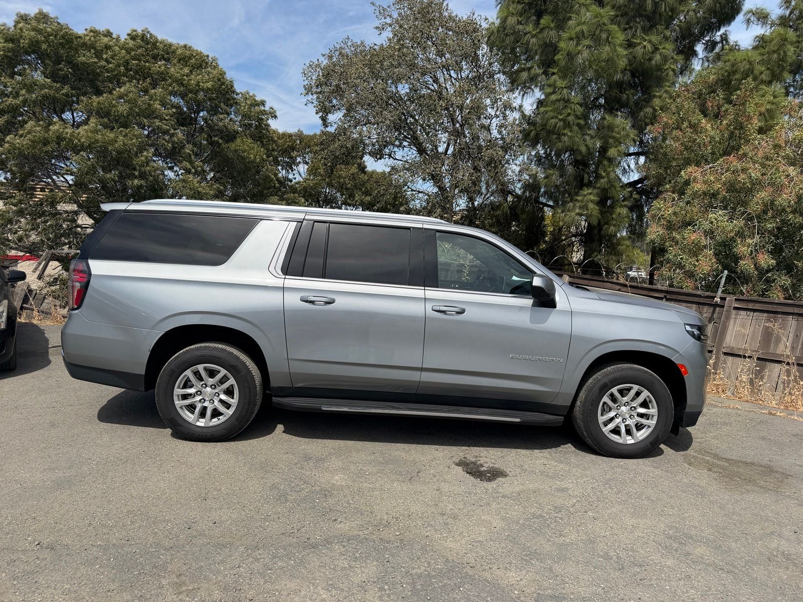 2024 Chevrolet Suburban LT