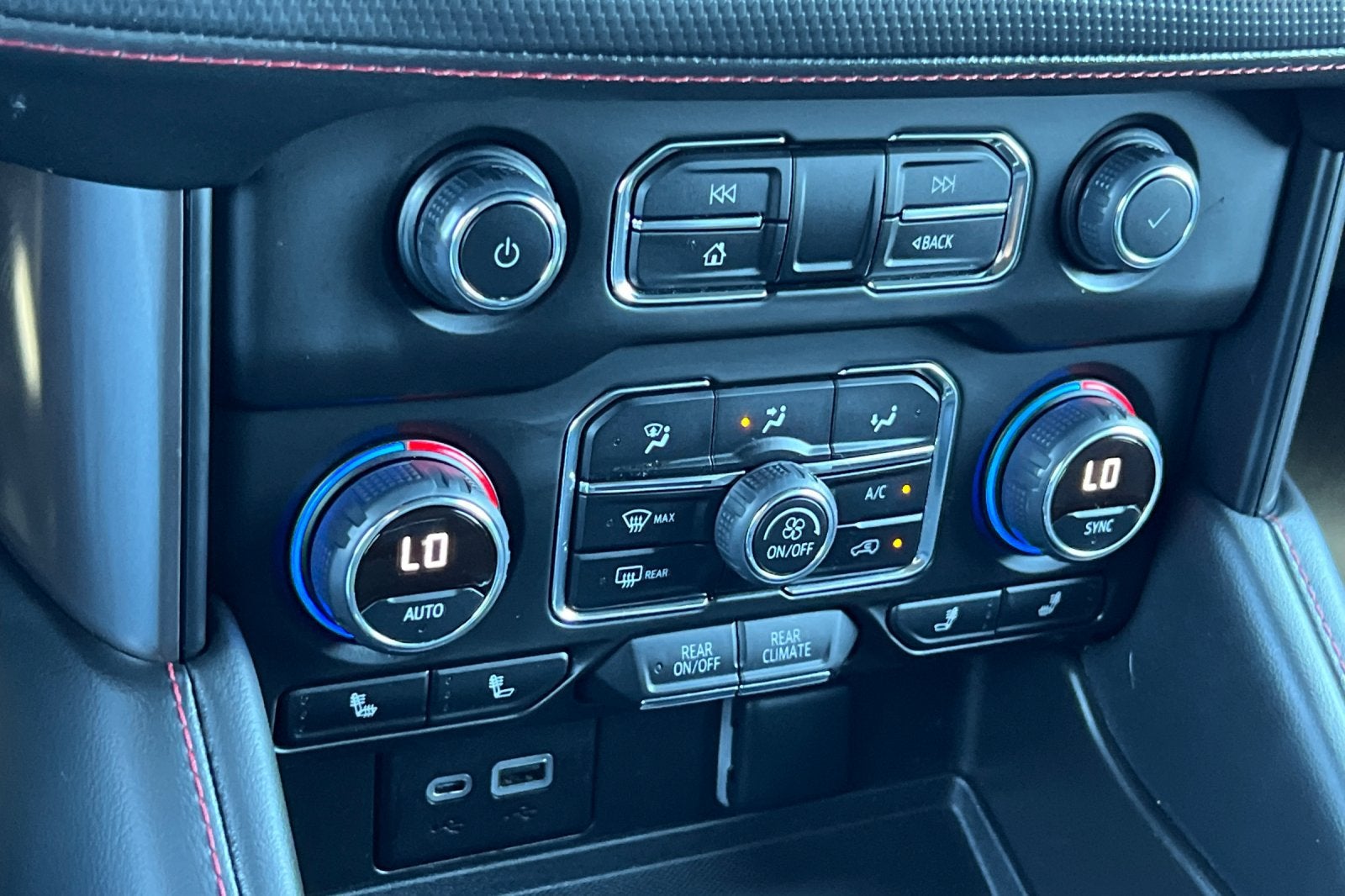 2022 Chevrolet Suburban RST