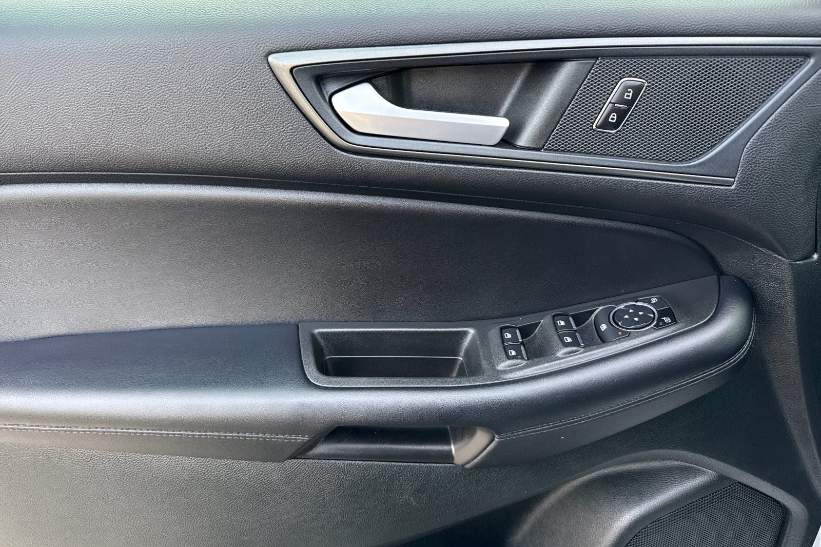 2023 Ford Edge SE