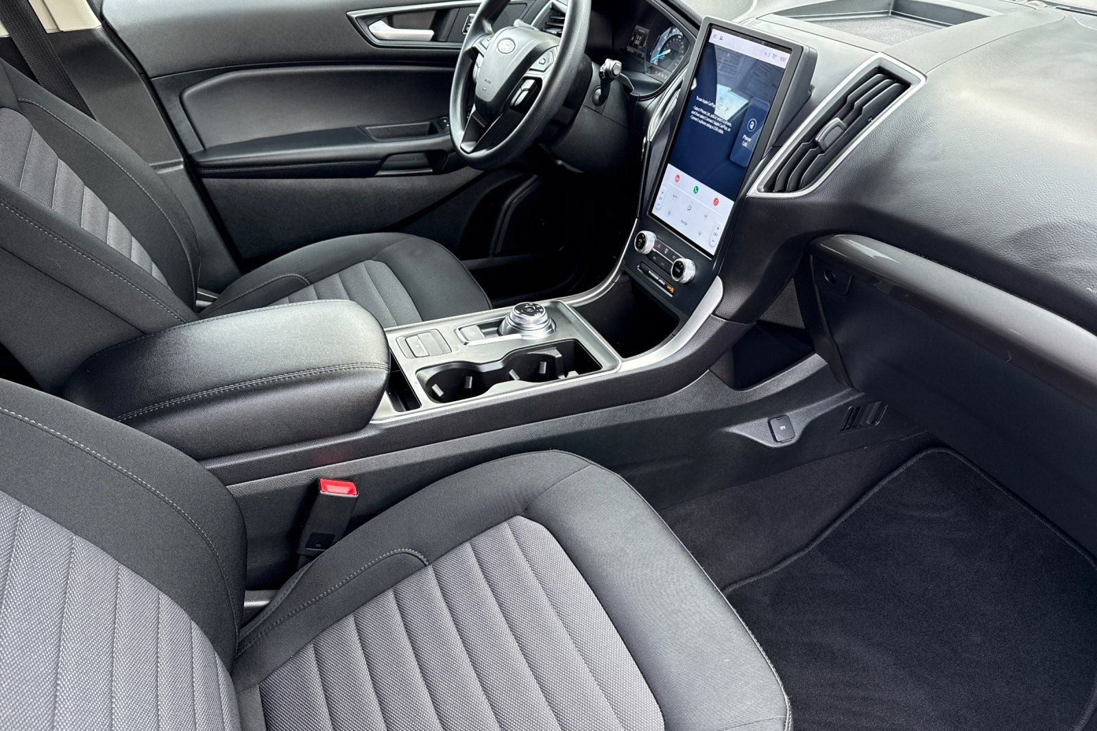 2023 Ford Edge SE