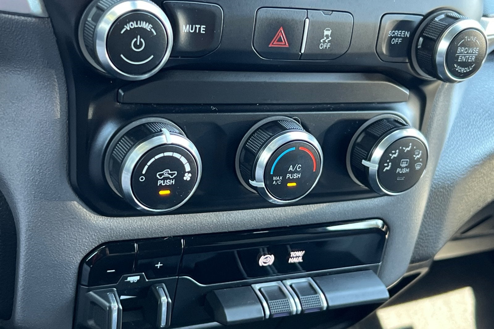 2024 RAM 3500 Big Horn DRW