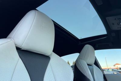 2024 Lexus ES 300h F SPORT Handling