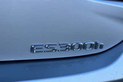 2024 Lexus ES 300h F SPORT Handling