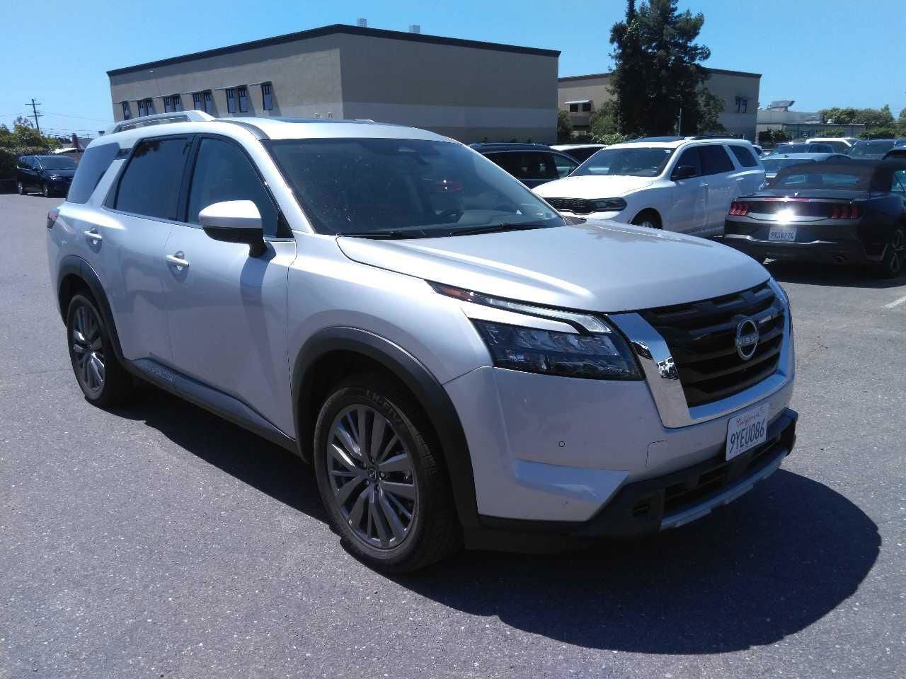 2025 Nissan Pathfinder's photo