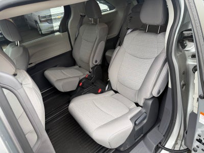 2023 Toyota Sienna LE 8 Passenger