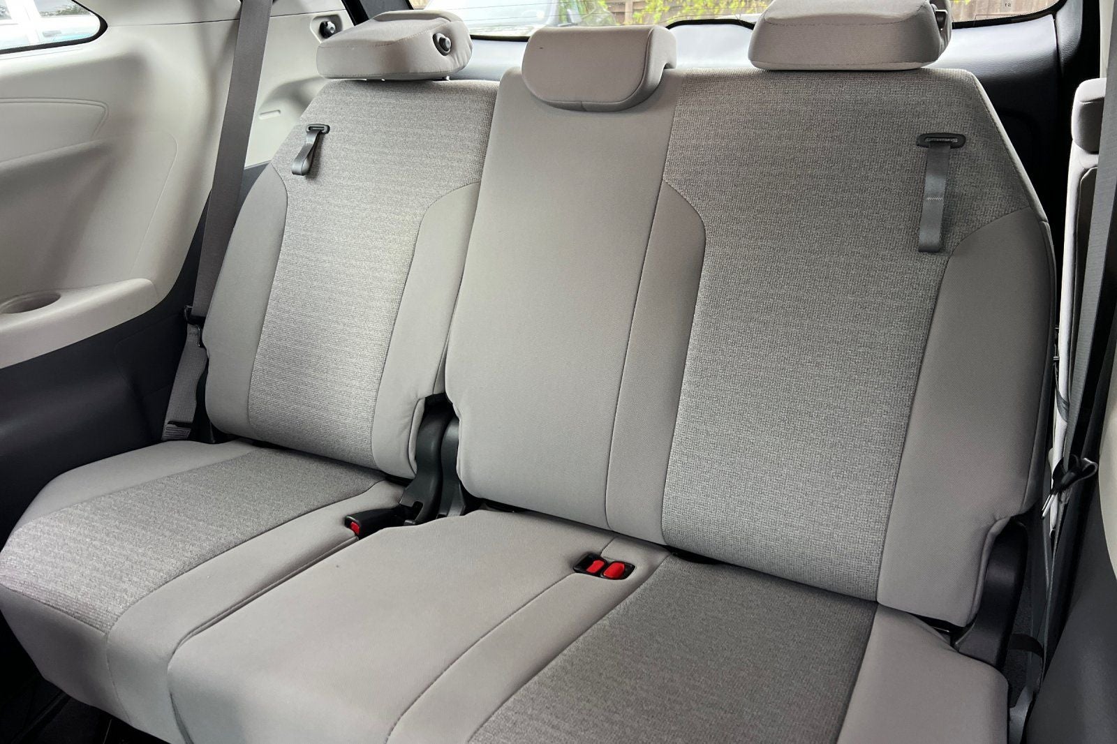 2023 Toyota Sienna LE 8 Passenger
