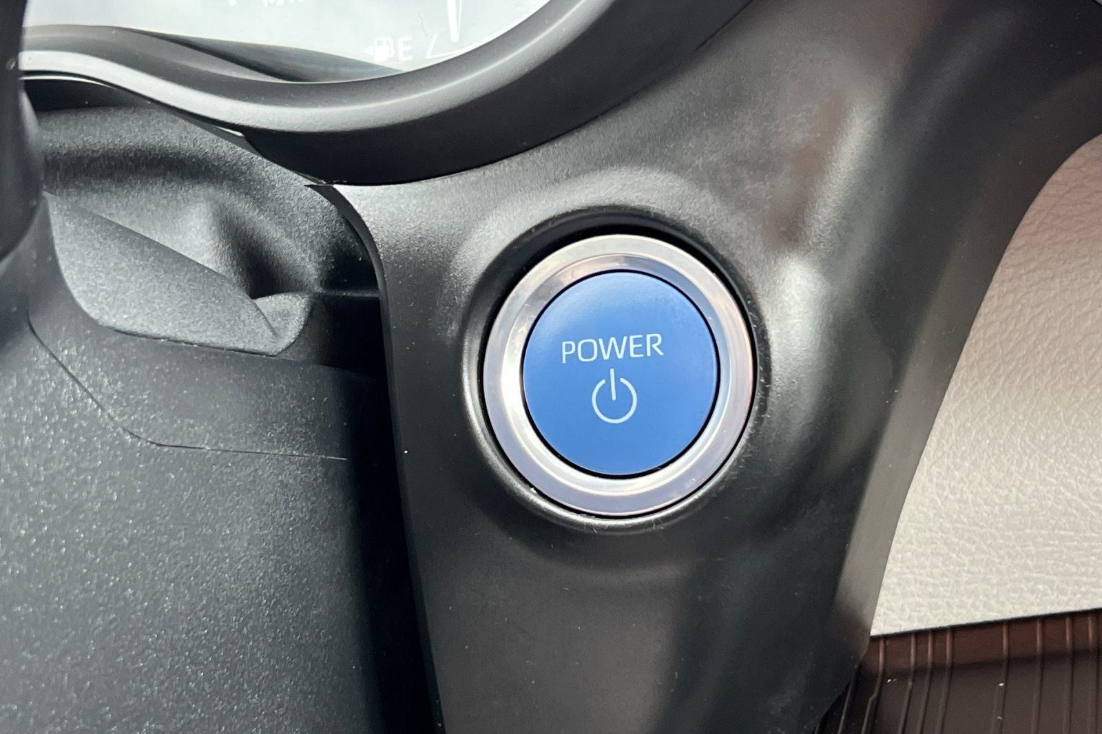 2023 Toyota Sienna LE 8 Passenger