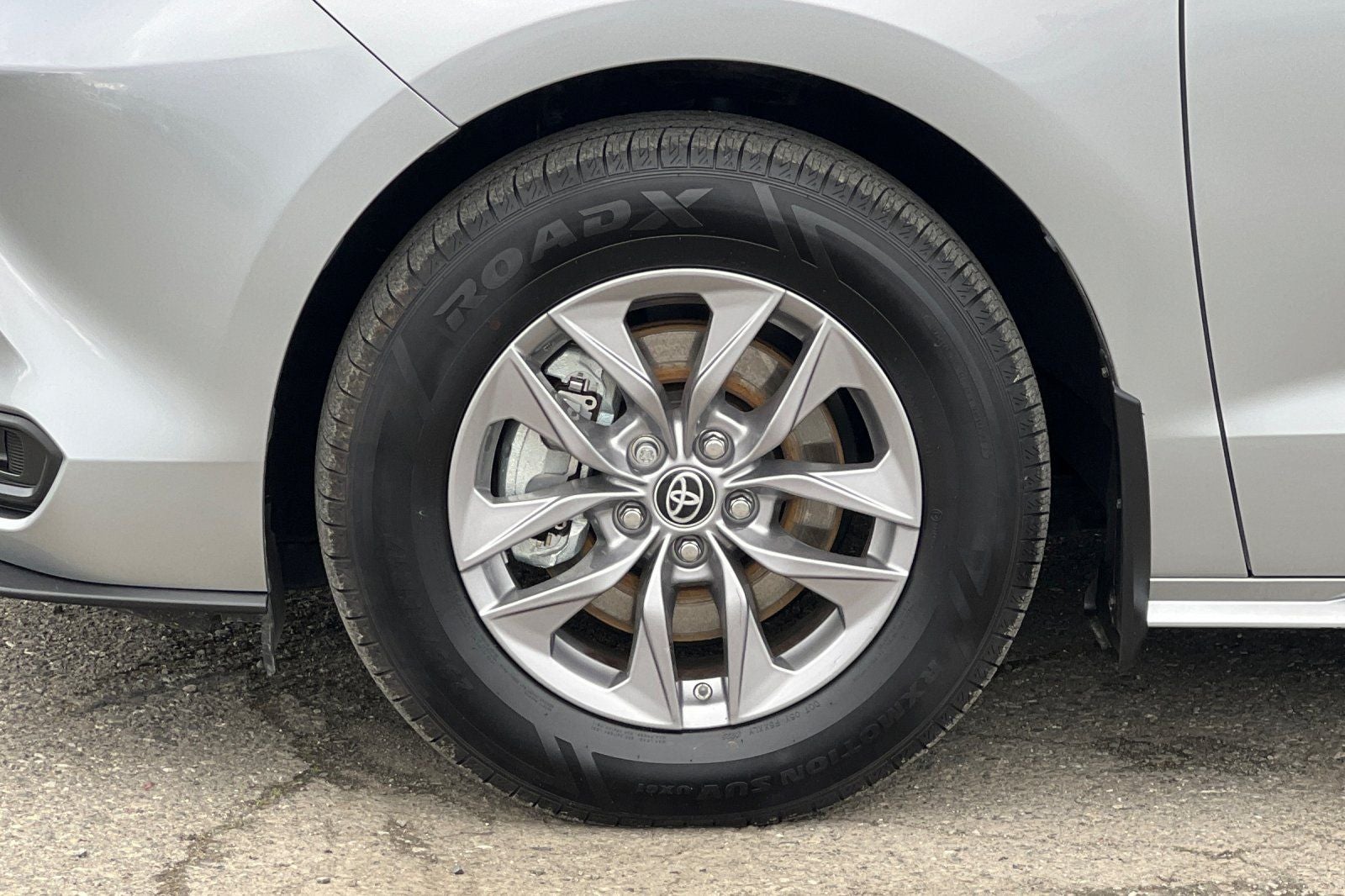 2023 Toyota Sienna LE 8 Passenger