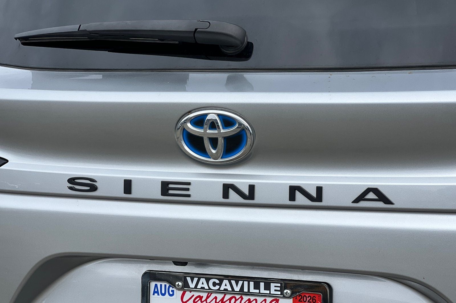 2023 Toyota Sienna LE 8 Passenger