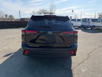 2024 Toyota Highlander LE