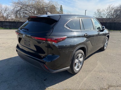 2024 Toyota Highlander LE