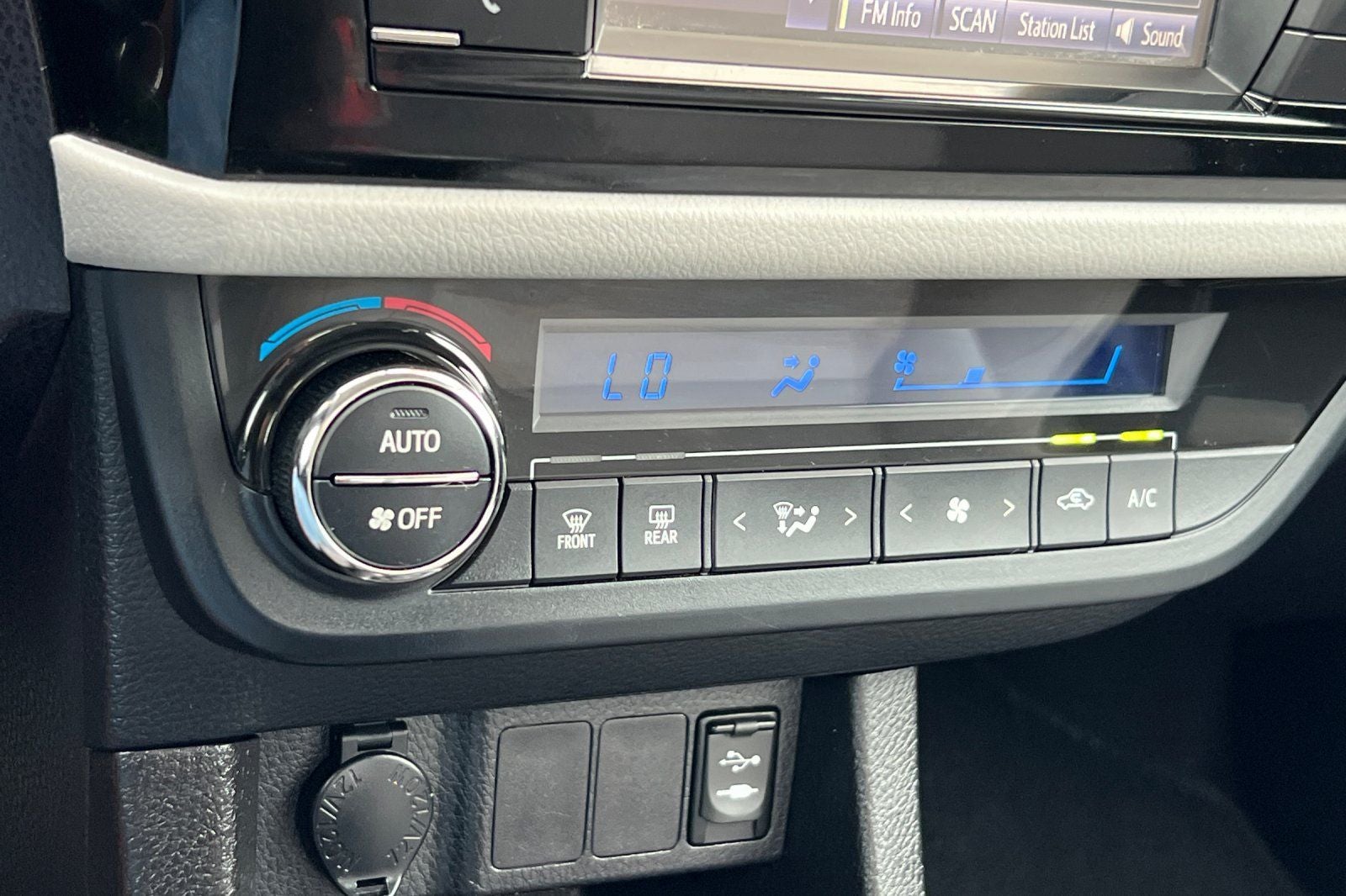 2015 Toyota Corolla LE Plus