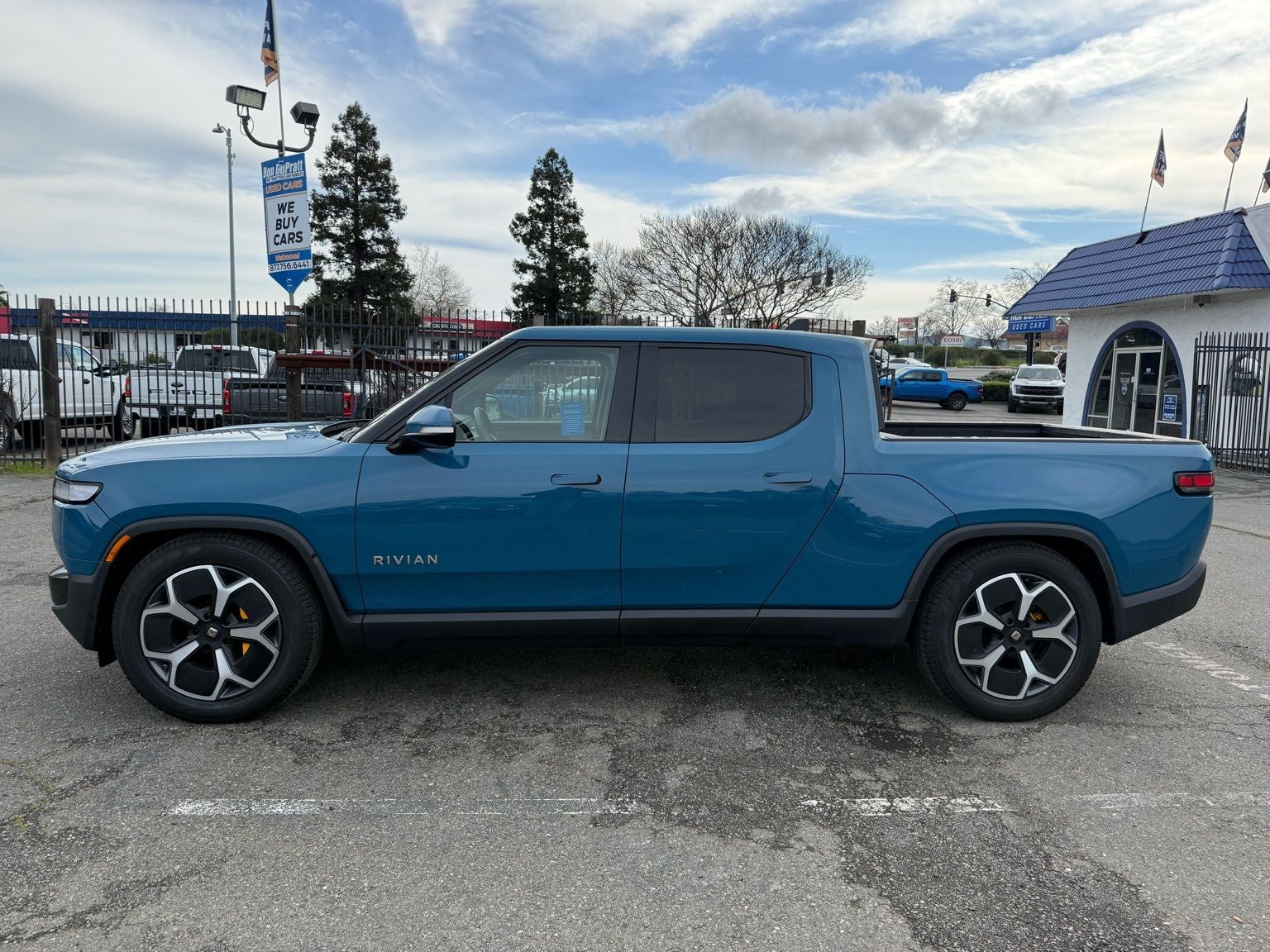 2023 Rivian R1T Adventure