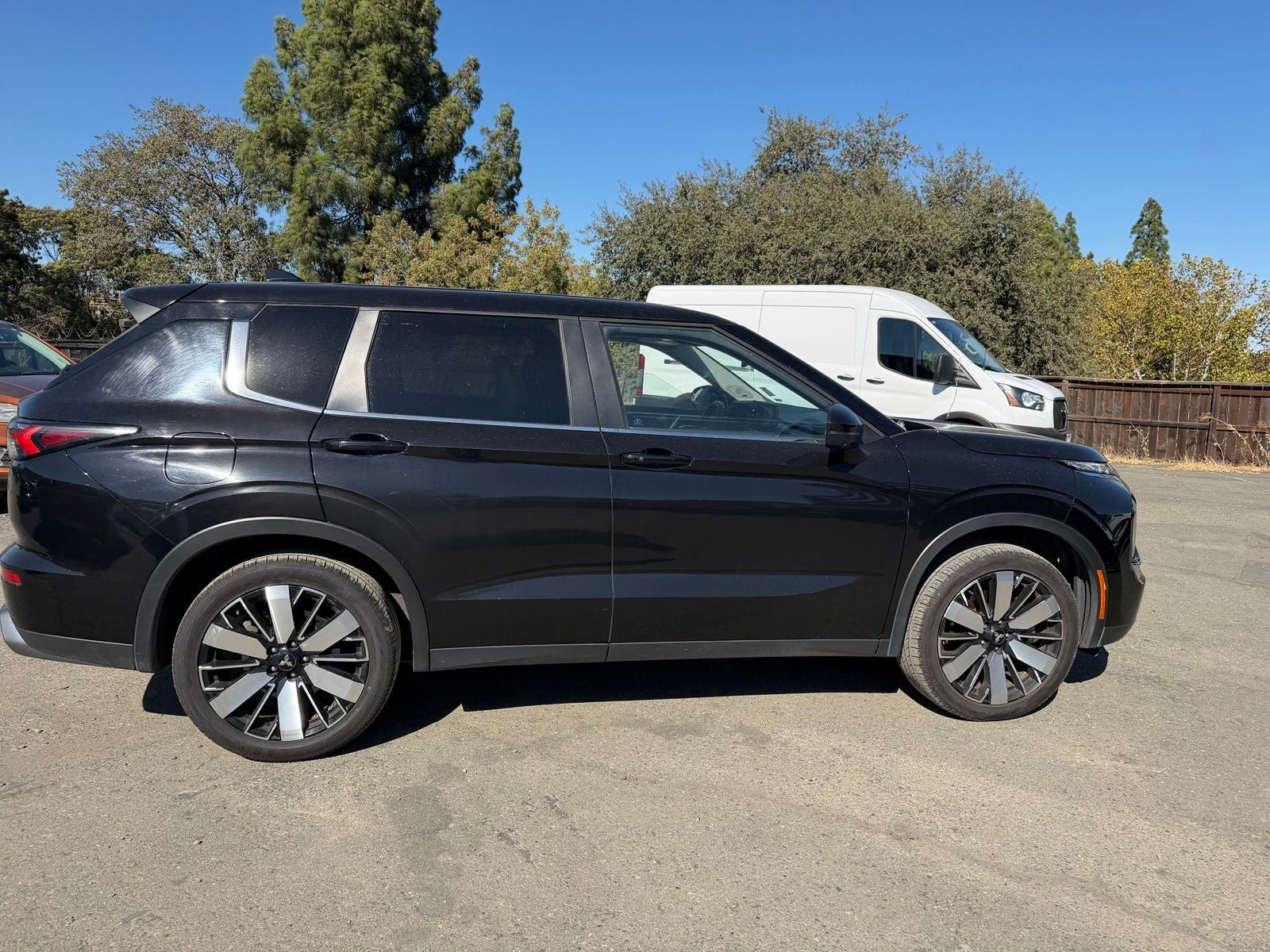 2025 Mitsubishi Outlander SE