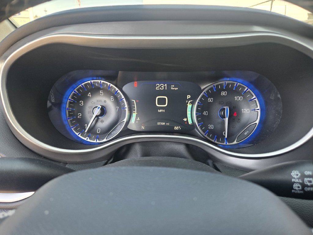 2025 Chrysler Pacifica Select