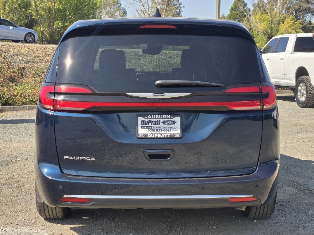 2025 Chrysler Pacifica Select